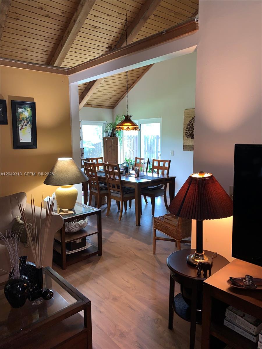 2811 Devonwood Avenue Property Photo 3