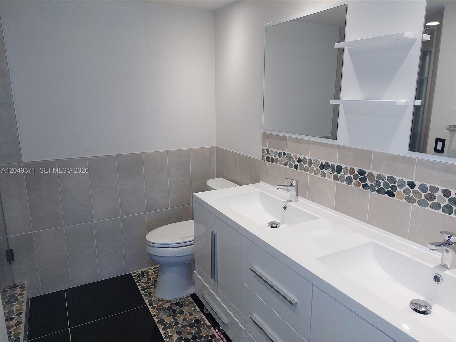 A12049371 Property Photo 5