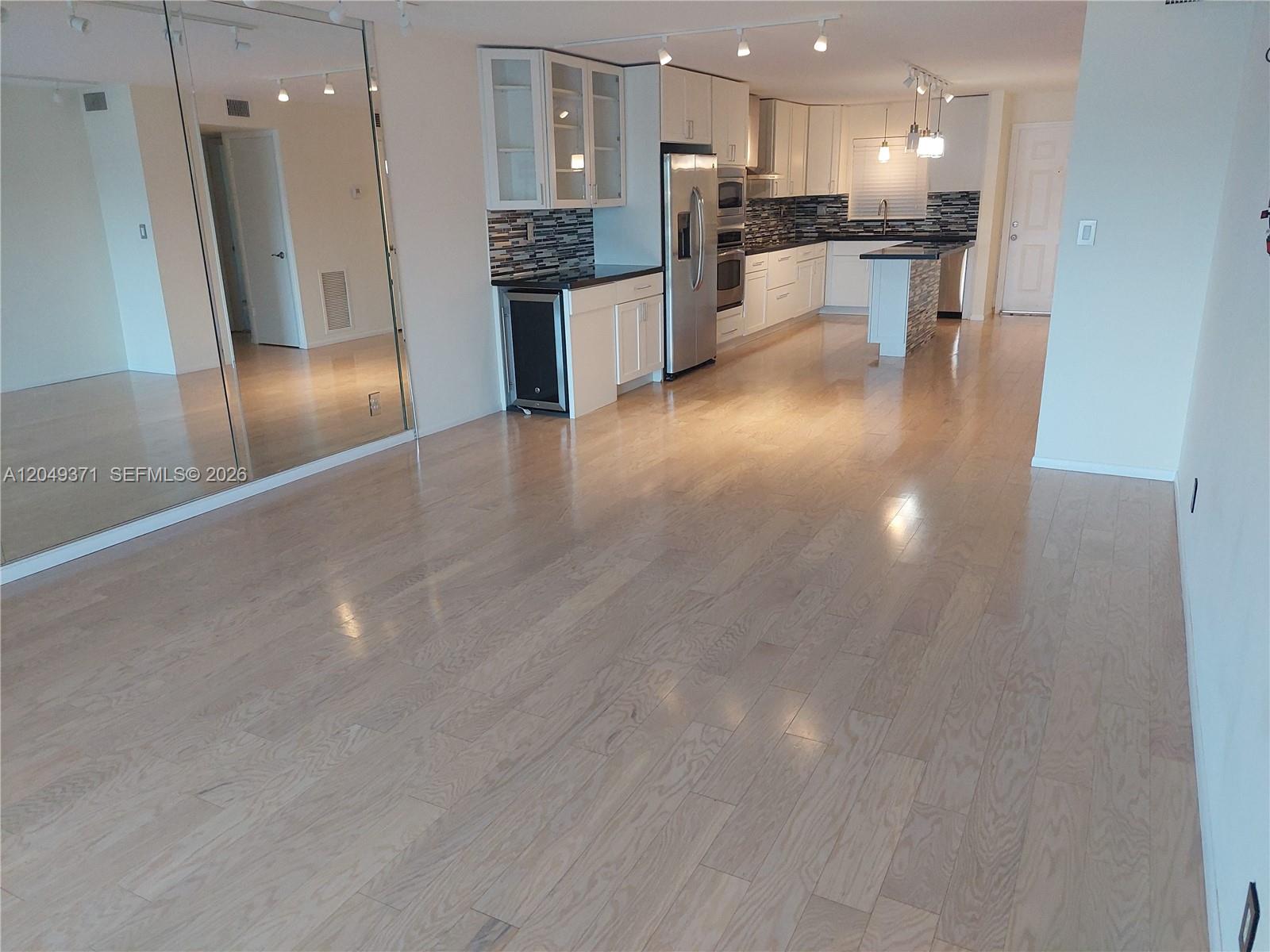 A12049371 Property Photo 5