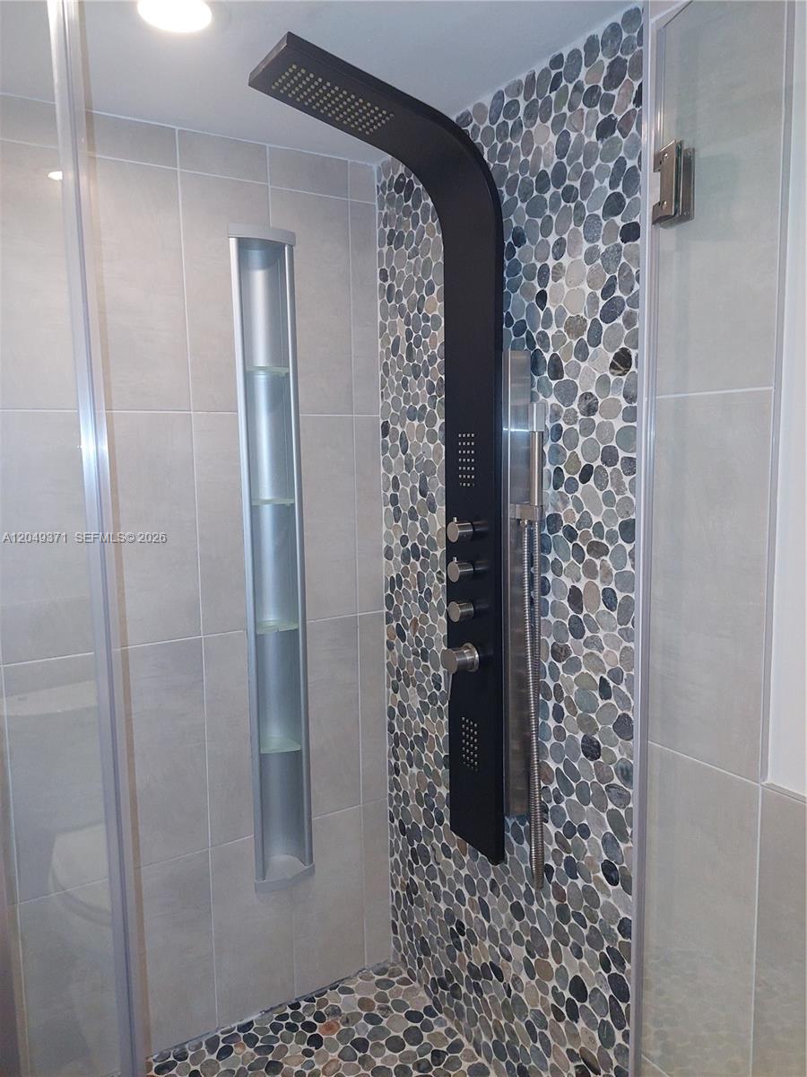 A12049371 Property Photo 11