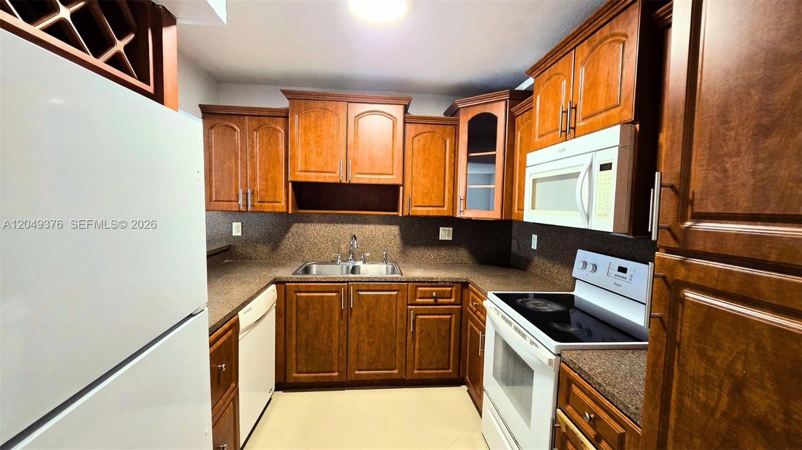 A12049376 Property Photo 4