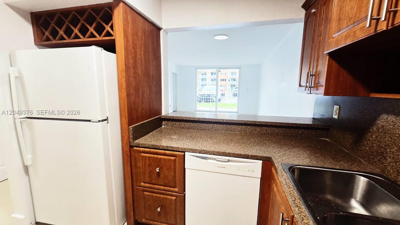 A12049376 Property Photo 6