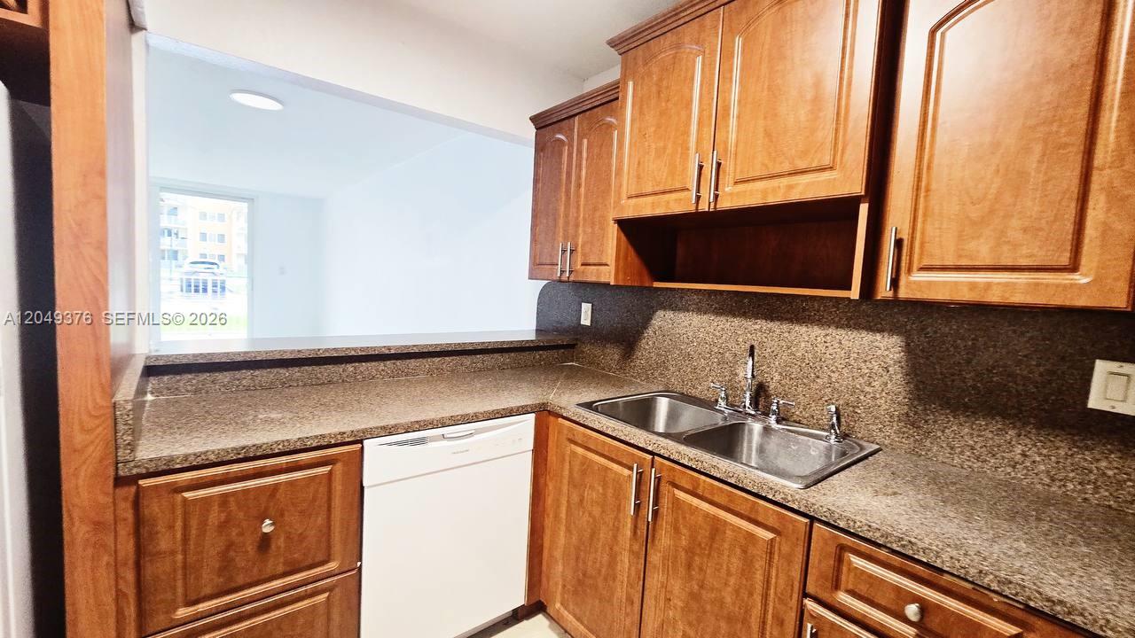 A12049376 Property Photo 7