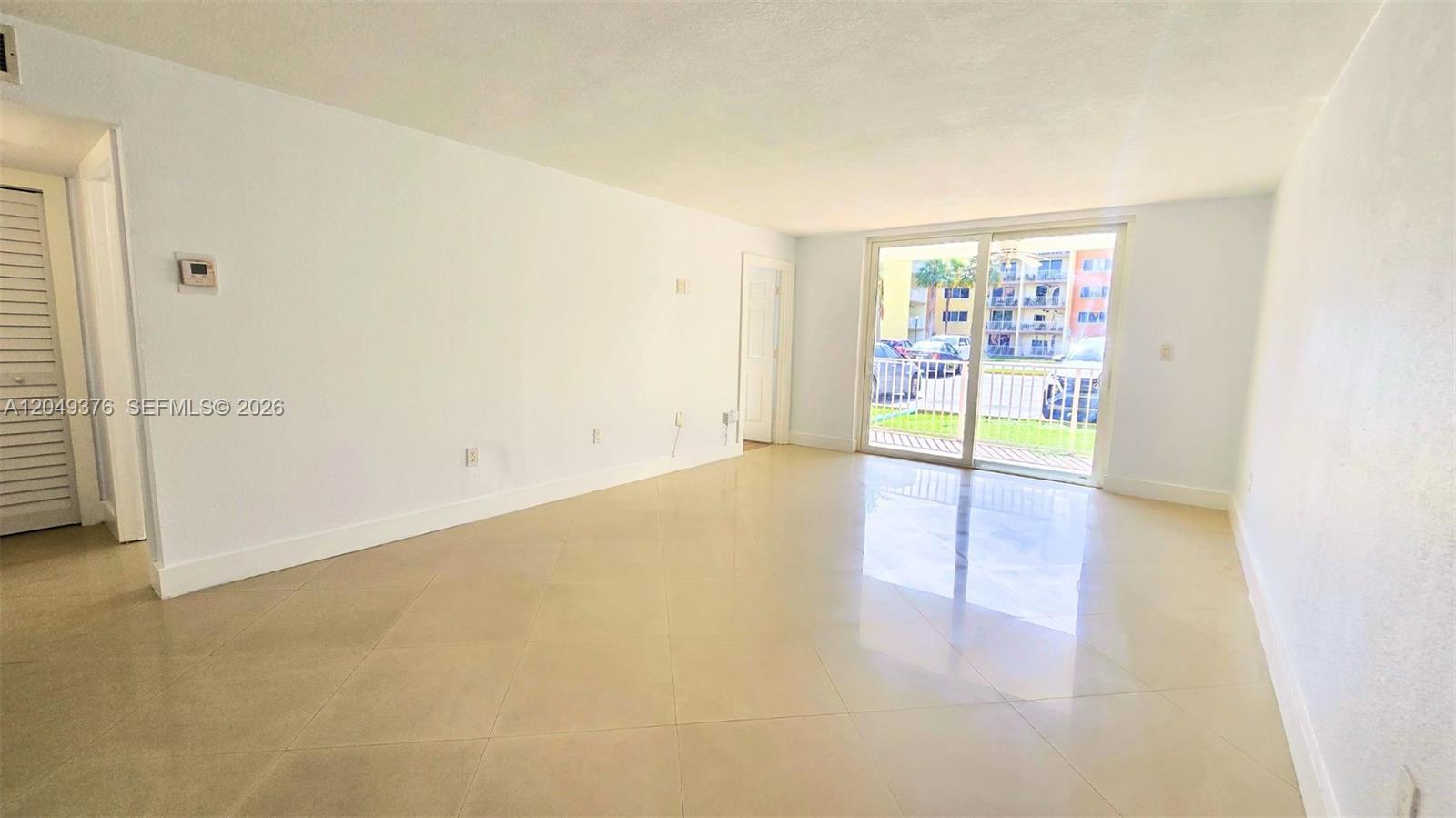 A12049376 Property Photo 8