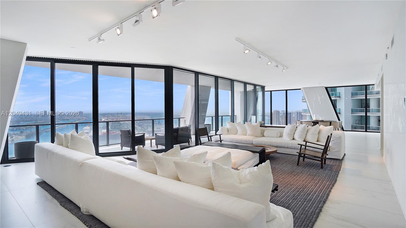 1000 Biscayne Boulevard 4401 Property Photo 5