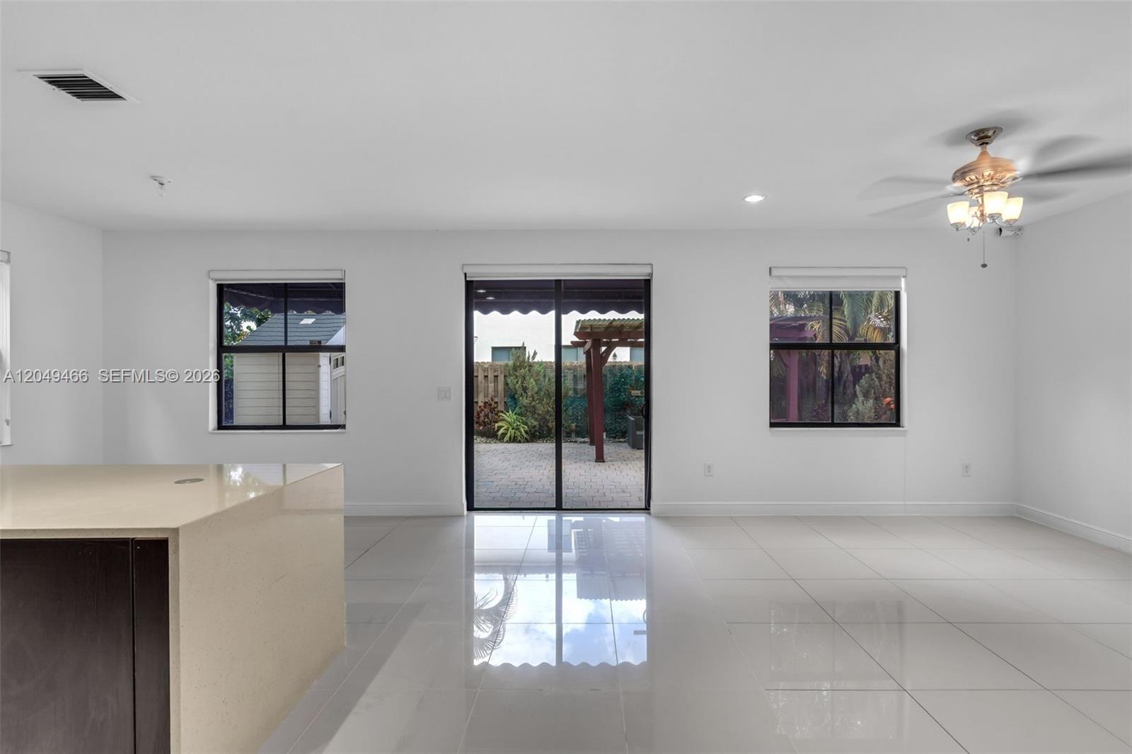 8850 Nw 99th Path Property Photo 6