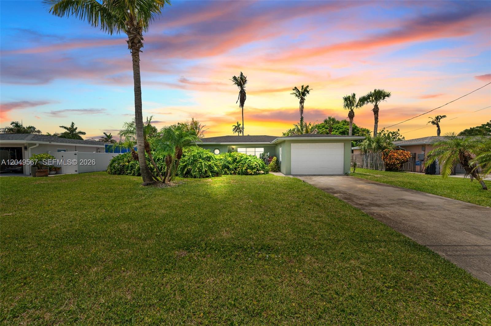 1915 Jacaranda Drive Property Photo 2