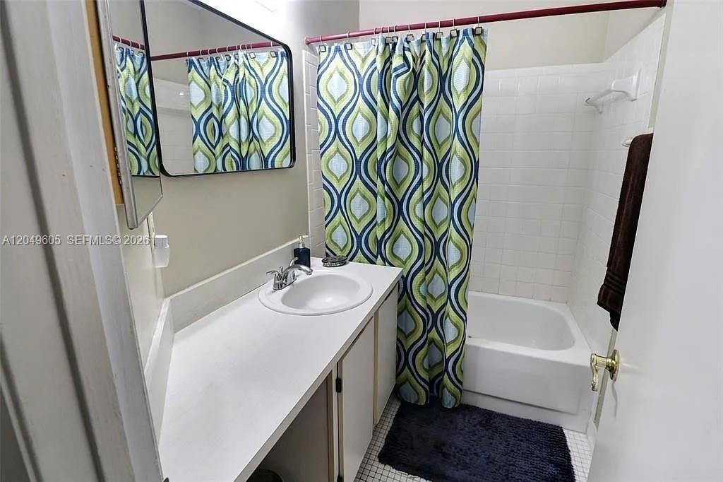 3246 Nw 102nd Terrace 308-f Property Photo 11