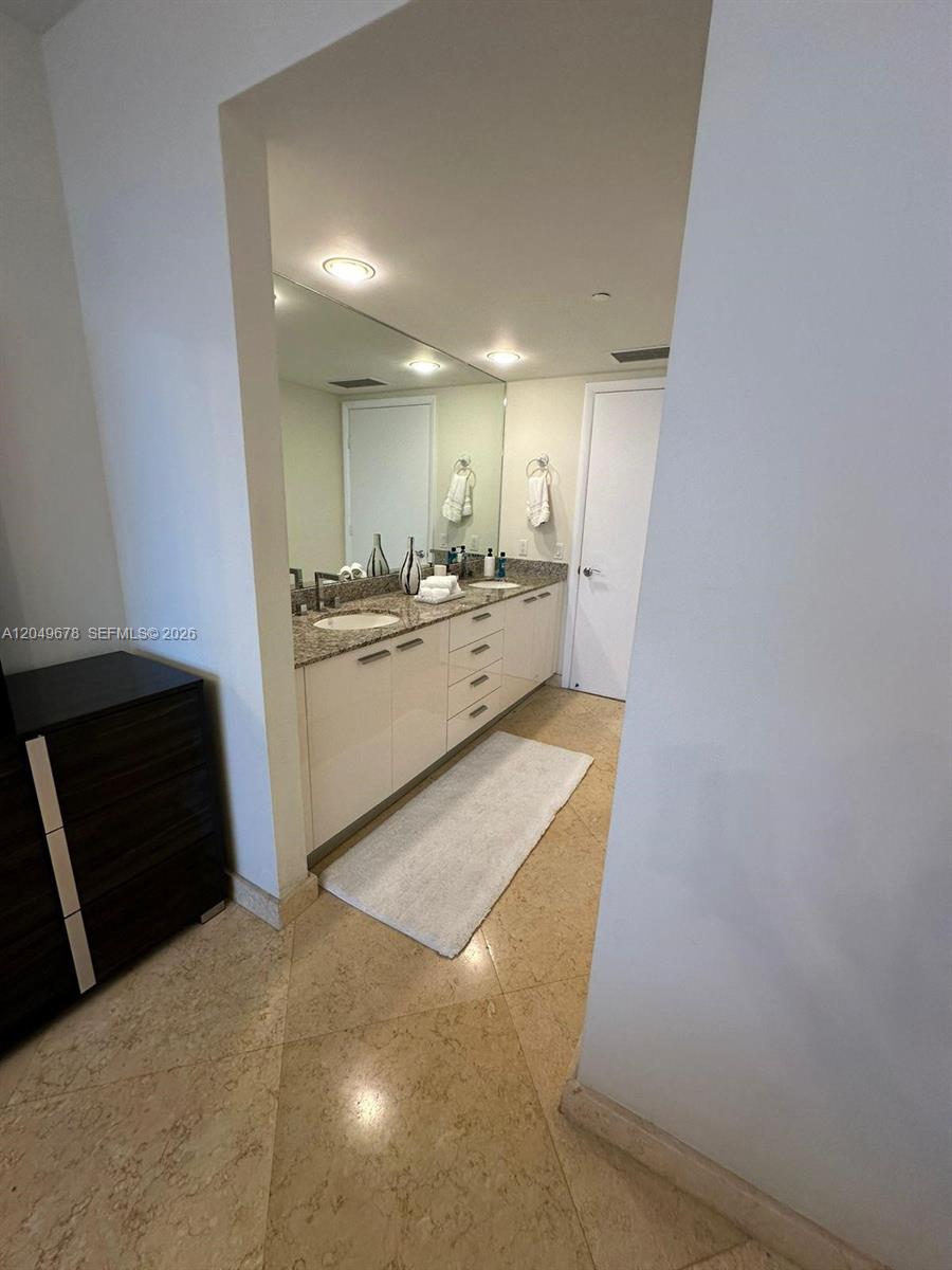 1800 S Ocean Drive 1606 Property Photo 24