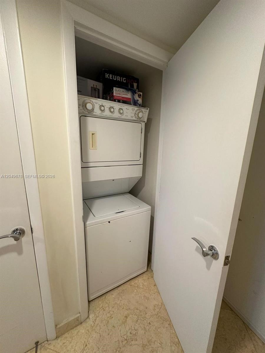 1800 S Ocean Drive 1606 Property Photo 30