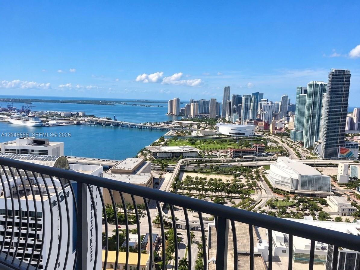 1750 N Bayshore Drive 4912 Property Photo 1