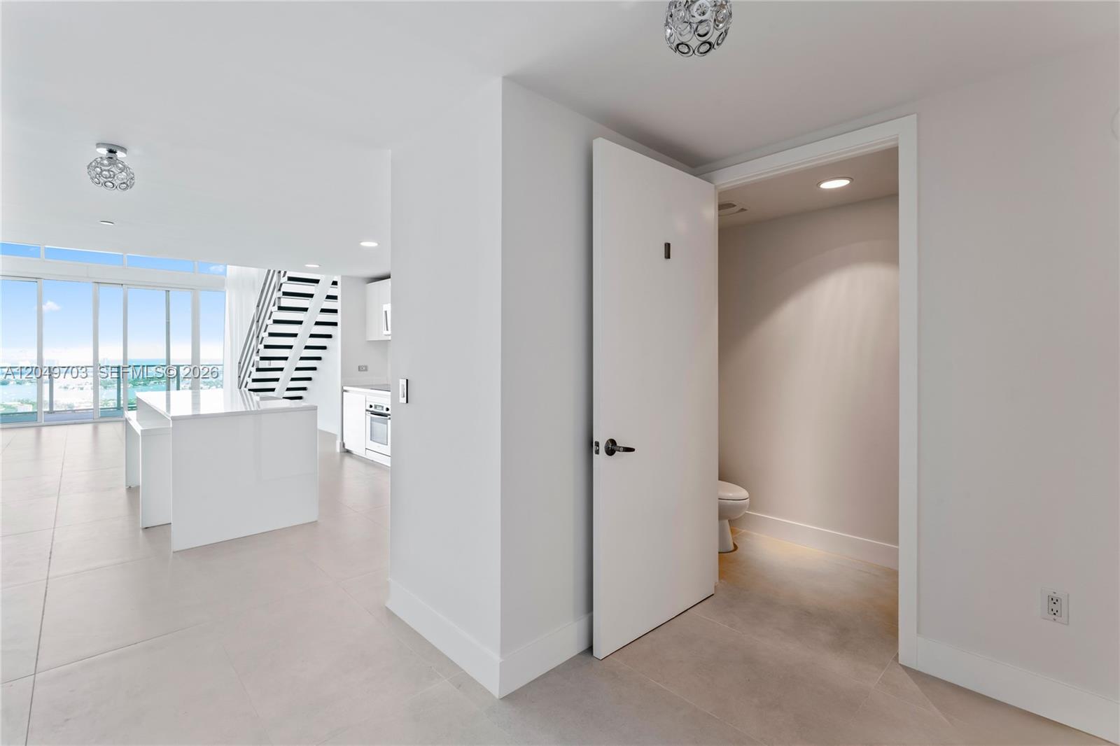 1040 Biscayne Boulevard 3802 Property Photo 8