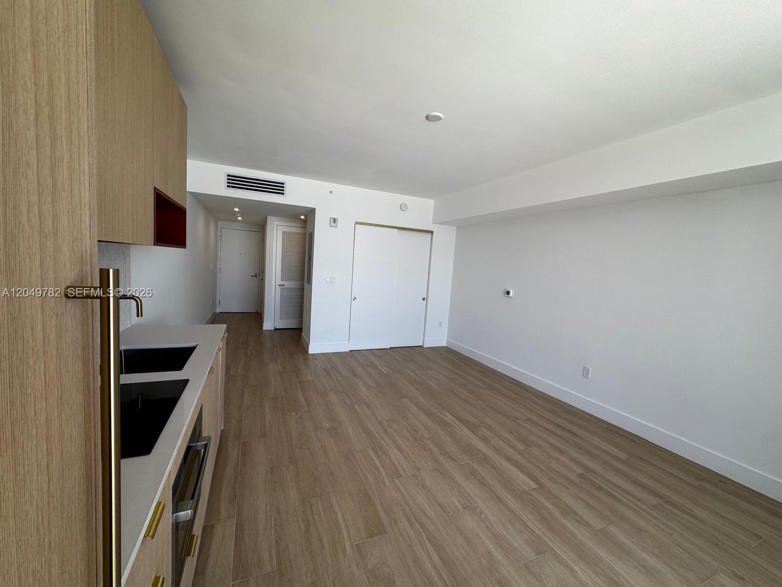 90 Ne 32nd Street 625 Property Photo 10
