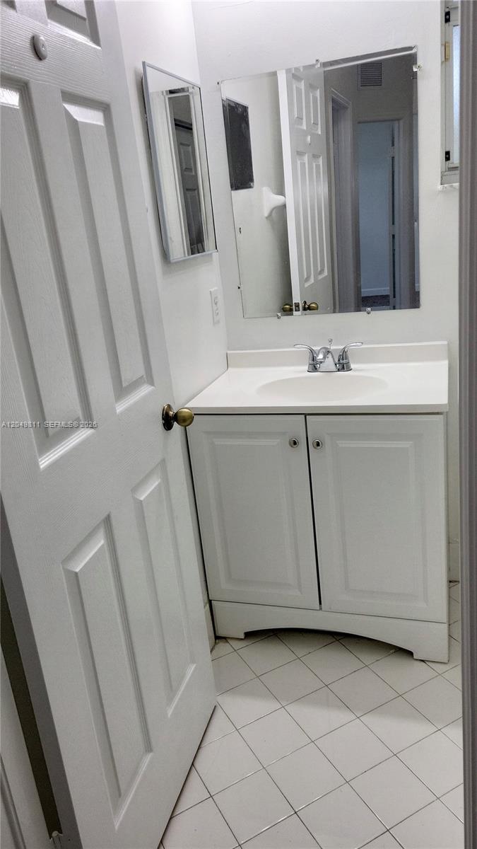 4163 Ne 11th Street 0 Property Photo 10