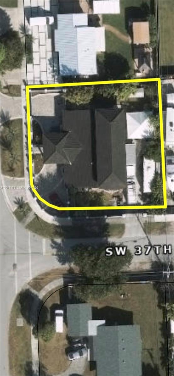 3711 Sw 122nd Avenue Property Photo 2