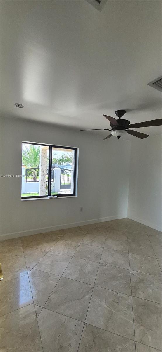 3711 Sw 122nd Avenue Property Photo 9