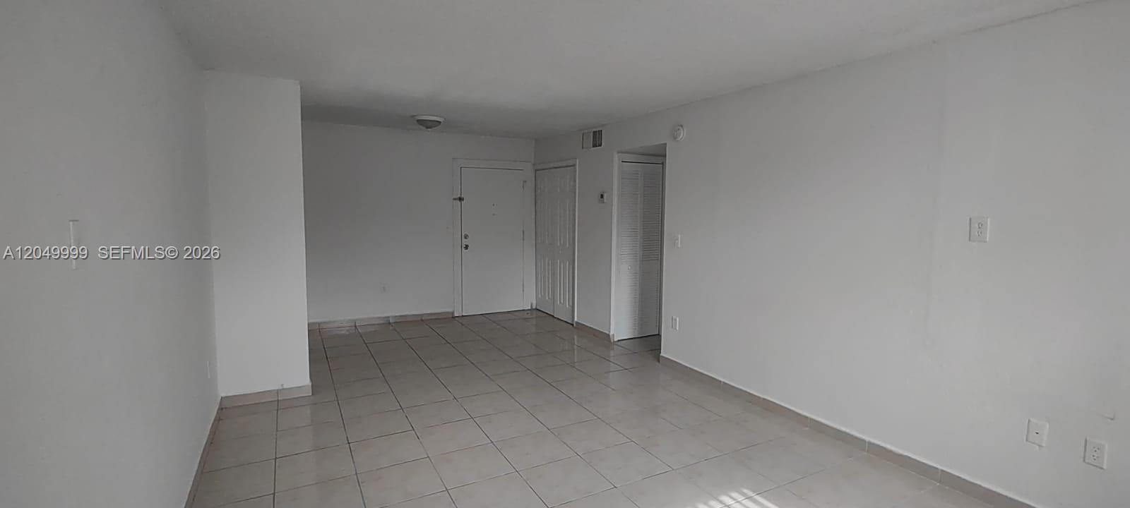 A12049999 Property Photo 6