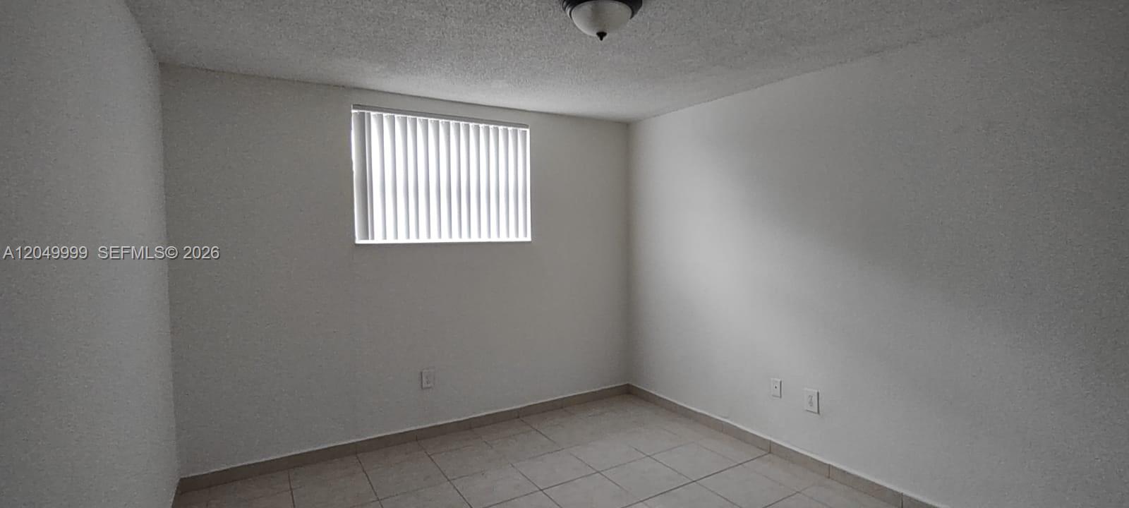 A12049999 Property Photo 10
