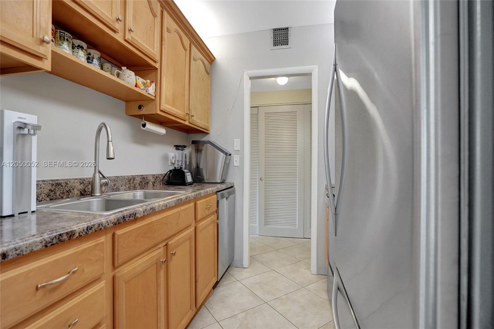 400 N Riverside Drive 514 Property Photo 5