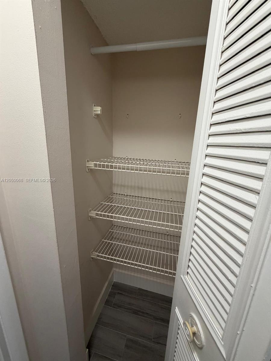14421 N Kendall Drive 412m Property Photo 14