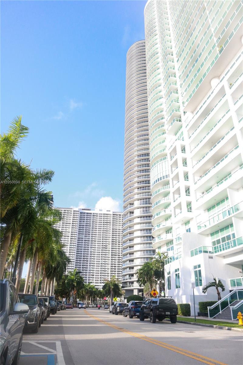 1750 N Bayshore Drive 3411 Property Photo 2