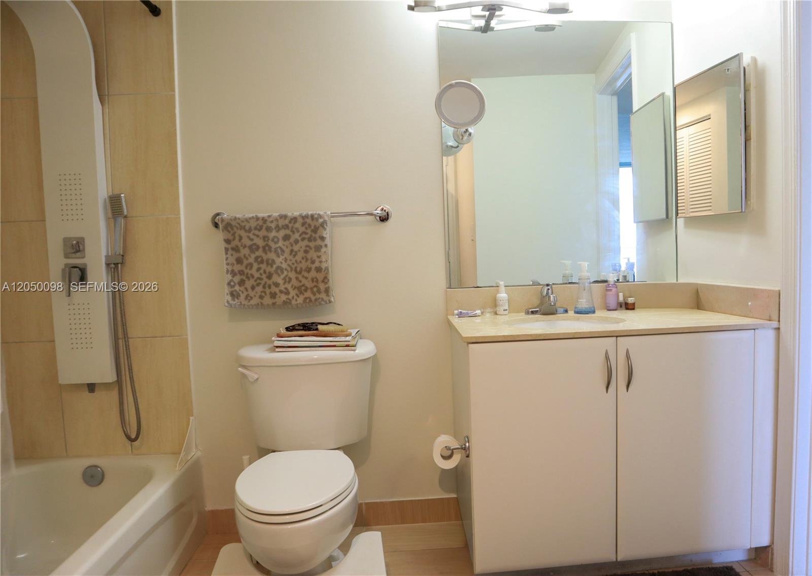 1750 N Bayshore Drive 3411 Property Photo 21