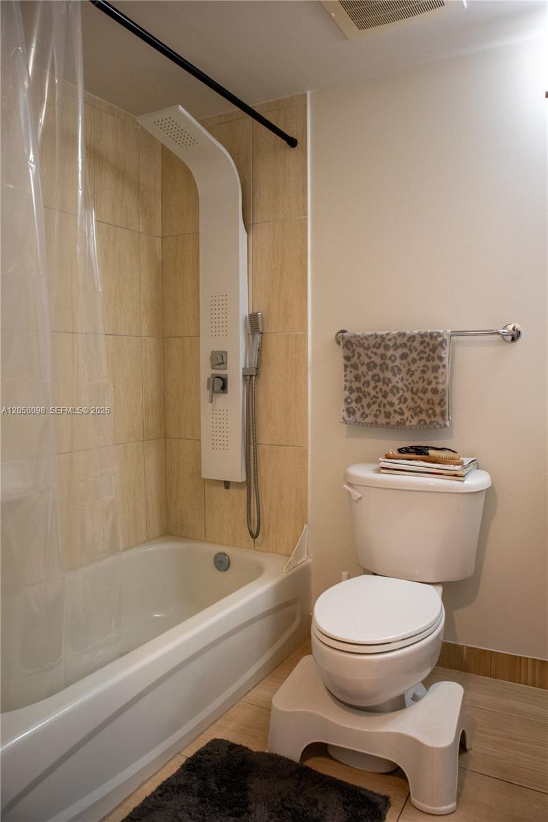 1750 N Bayshore Drive 3411 Property Photo 23