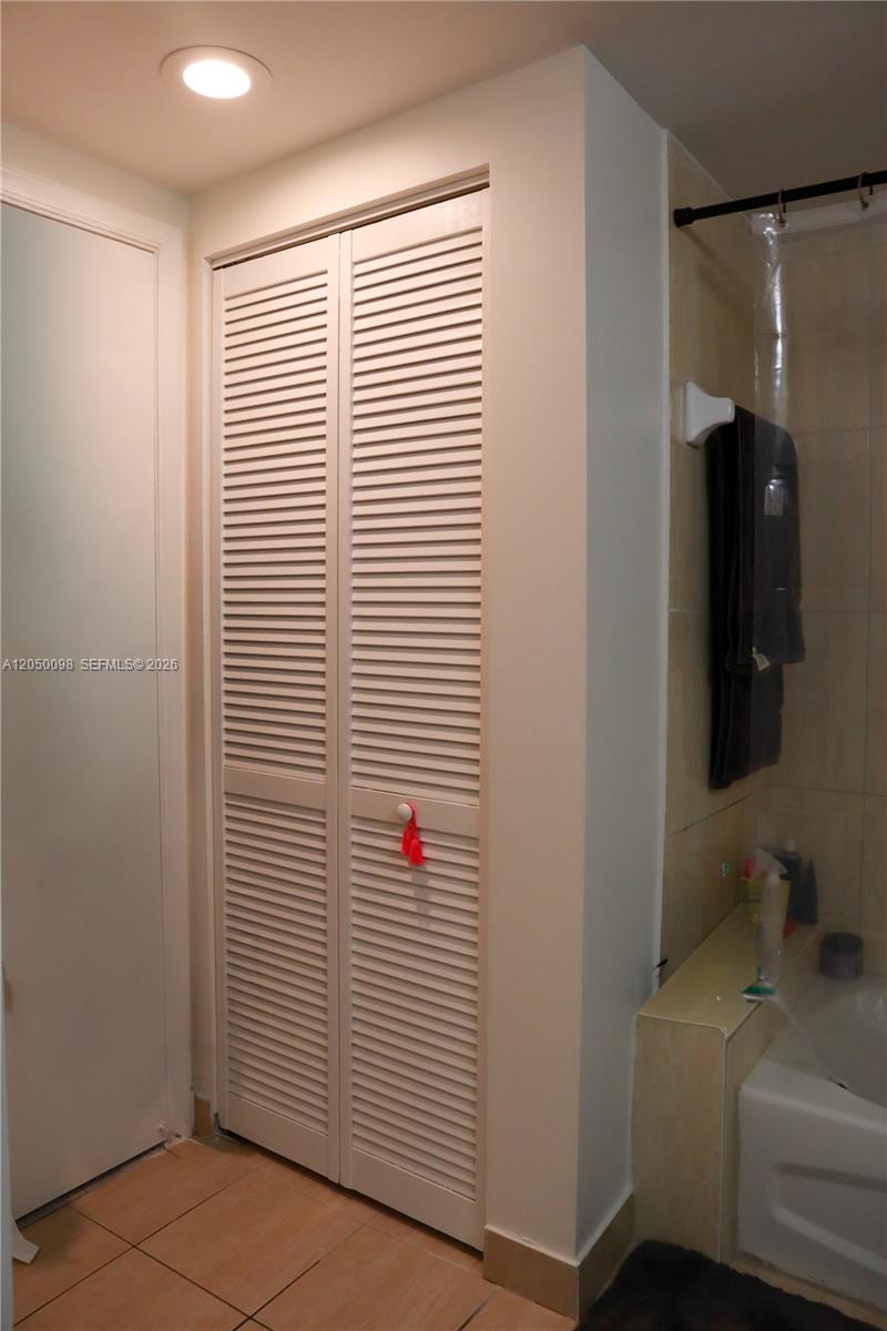 1750 N Bayshore Drive 3411 Property Photo 24