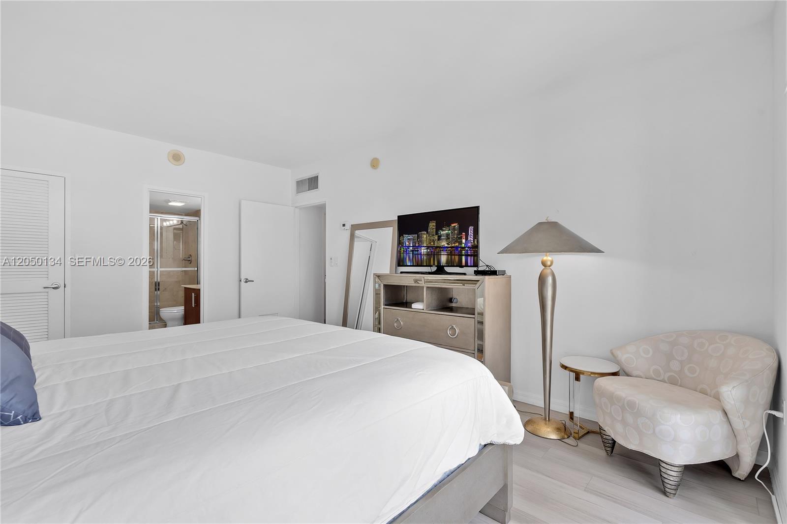 10275 Collins Avenue 417 Property Photo 20