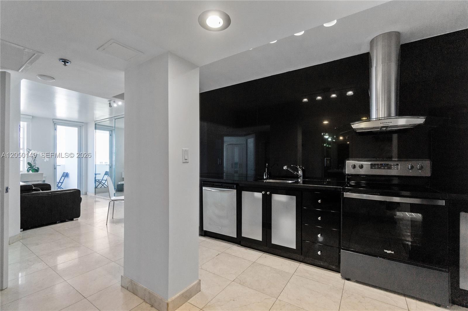 100 Lincoln Road 1020 Property Photo 3