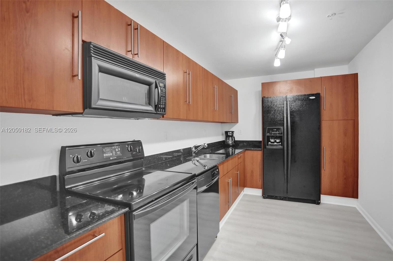 3000 S Ocean Drive 412 (available Now) Property Photo 14