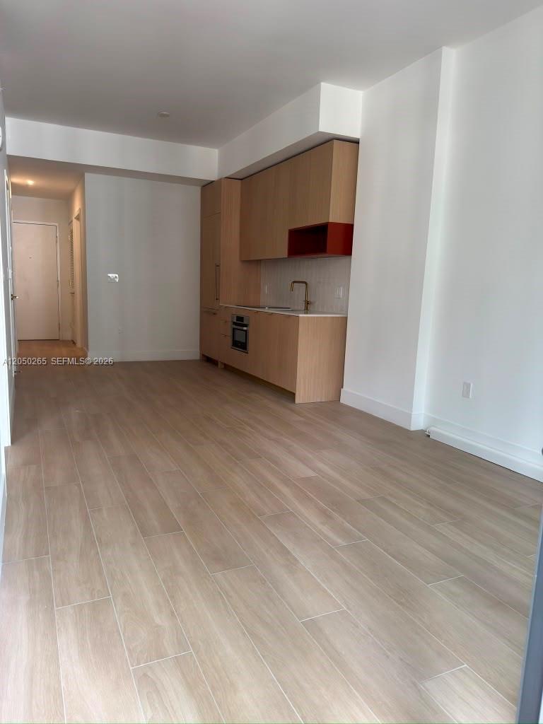 90 Ne 32 Street 210 Property Photo 6