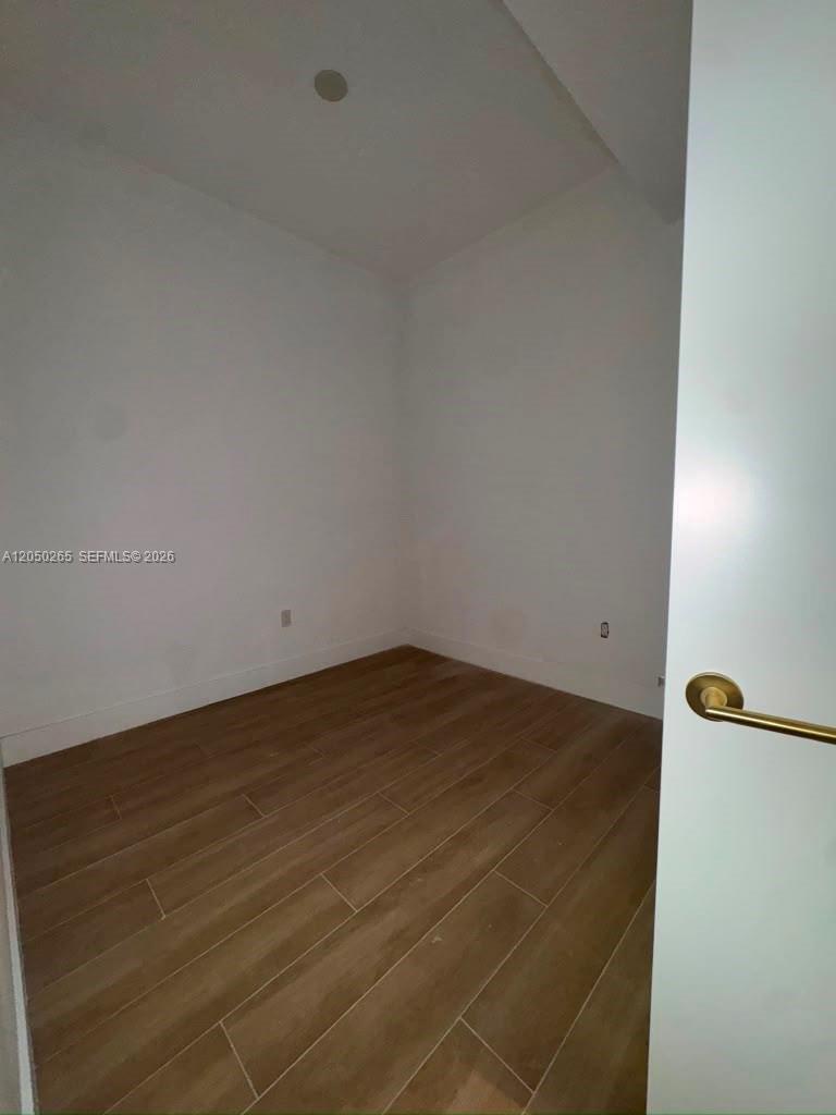 90 Ne 32 Street 210 Property Photo 9