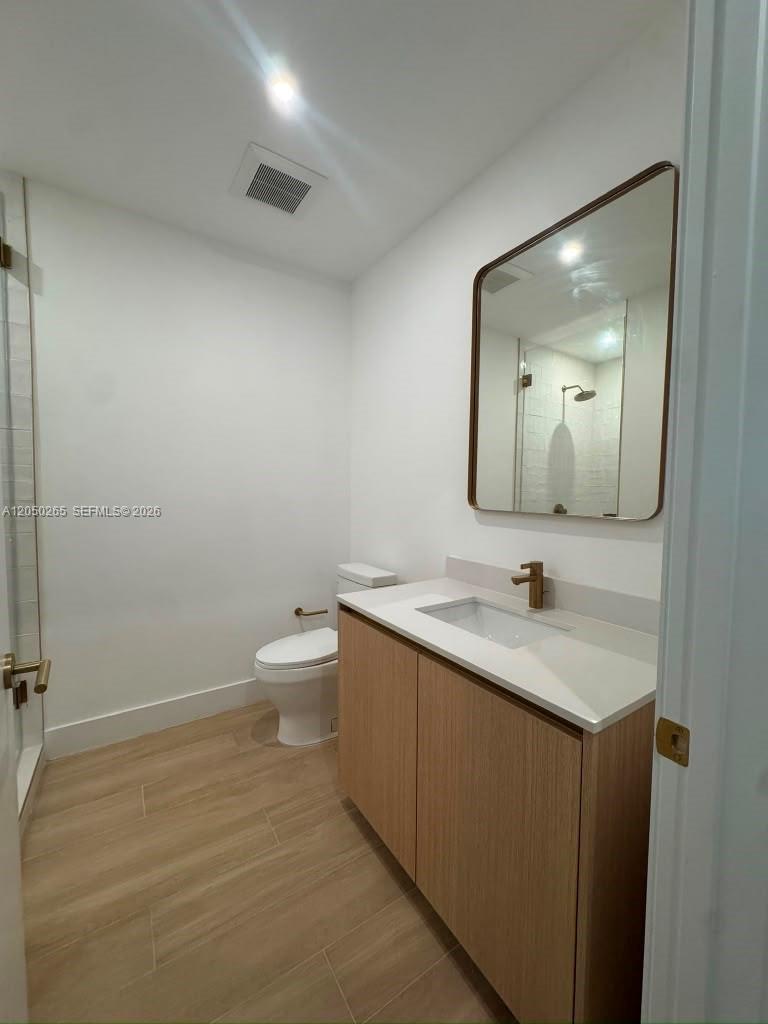 90 Ne 32 Street 210 Property Photo 10