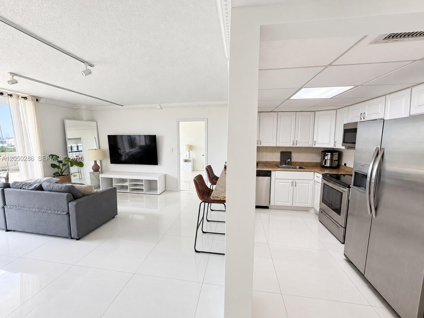 13499 Biscayne Boulevard 1407 Property Photo 10