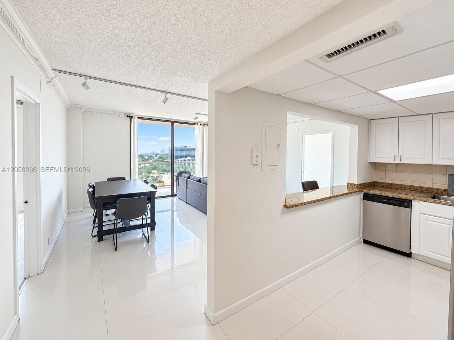 13499 Biscayne Boulevard 1407 Property Photo 11