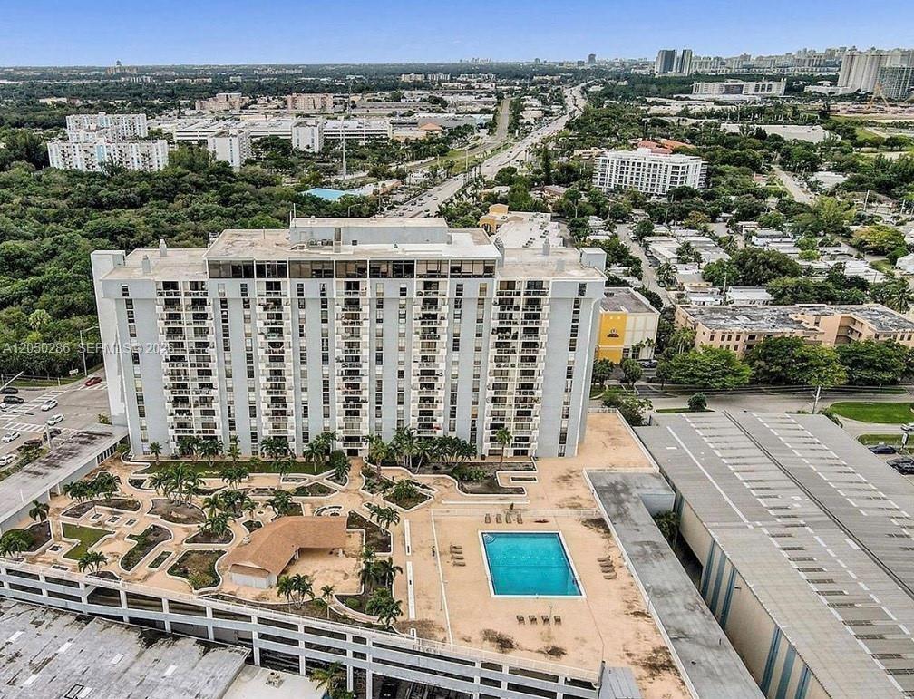 13499 Biscayne Boulevard 1407 Property Photo 21