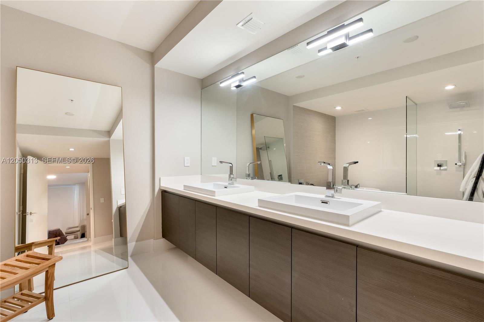 330 Sunny Isles Boulevard 5-1404 Property Photo 25