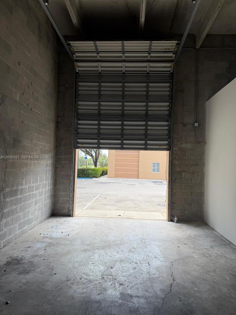 A12050321 Property Photo 4