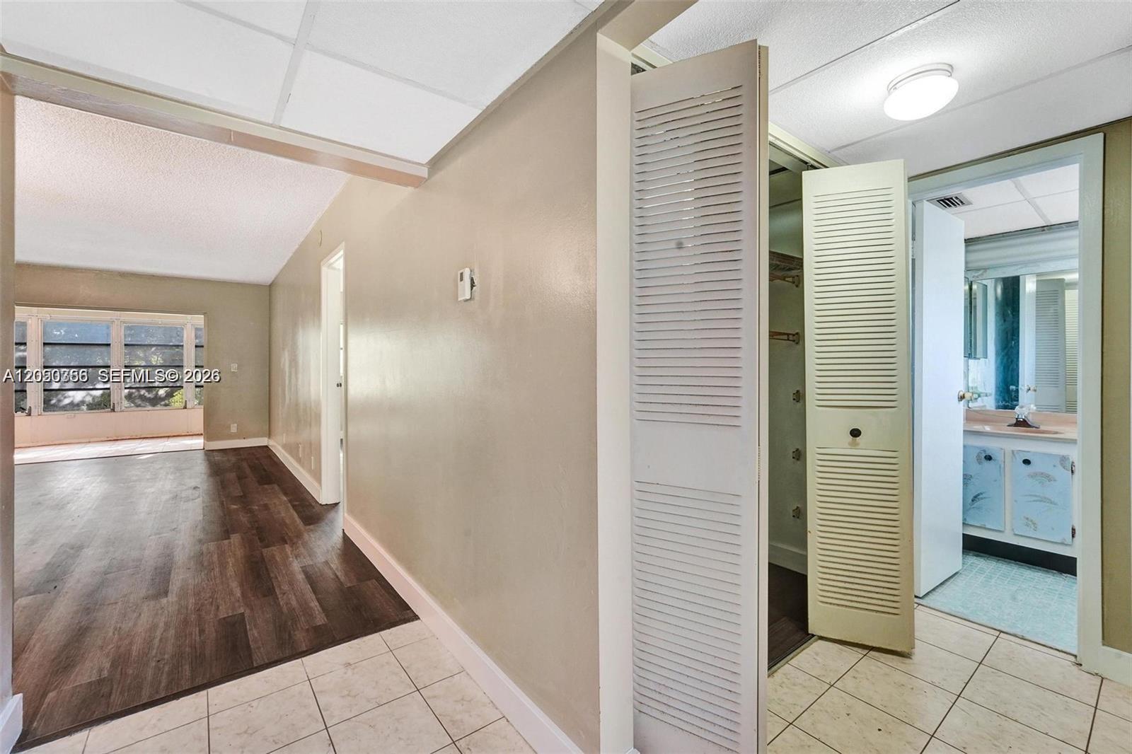 1030 Country Club Drive 405 Property Photo 4