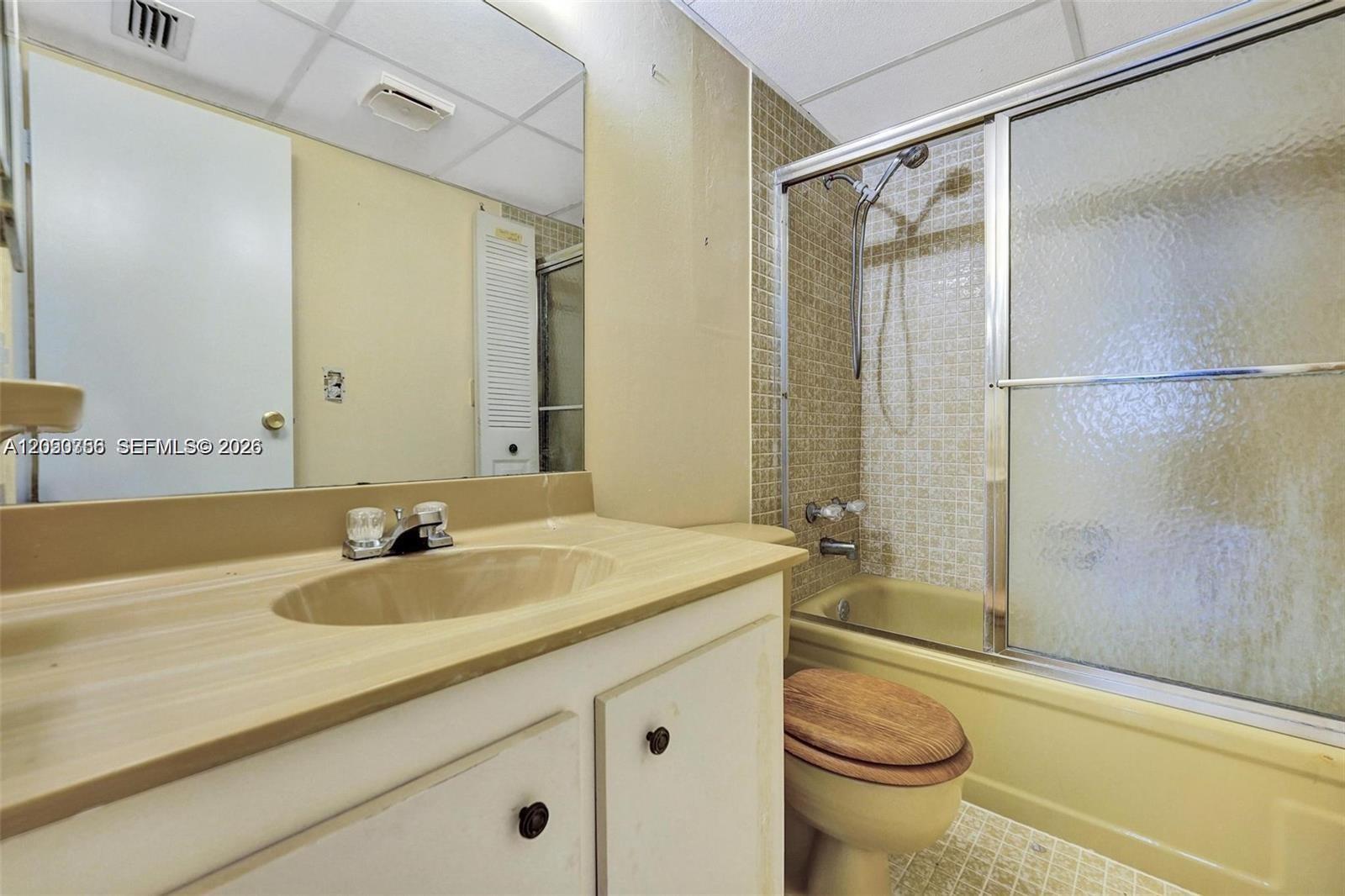 1030 Country Club Drive 405 Property Photo 8