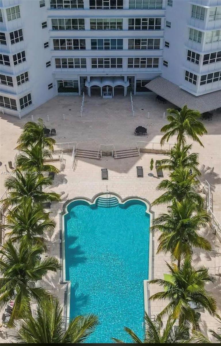 4925 Collins Avenue 2d Property Photo 8