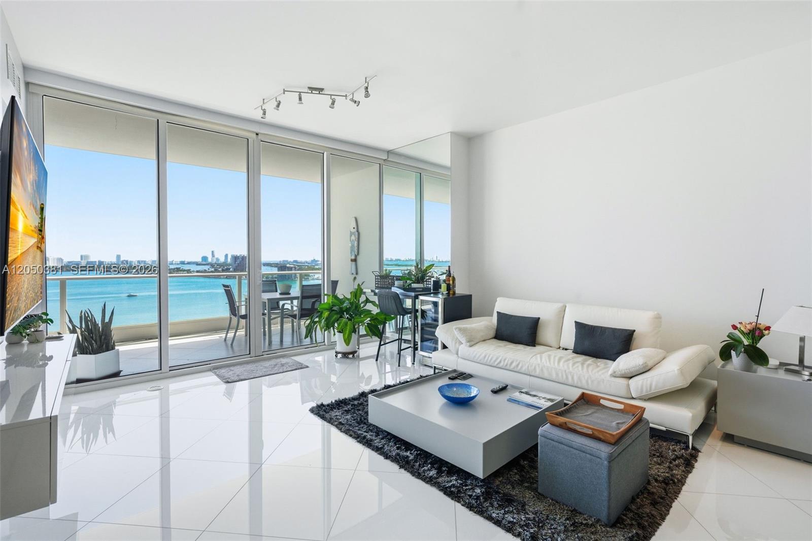 2020 N Bayshore Drive 1908 Property Photo 2
