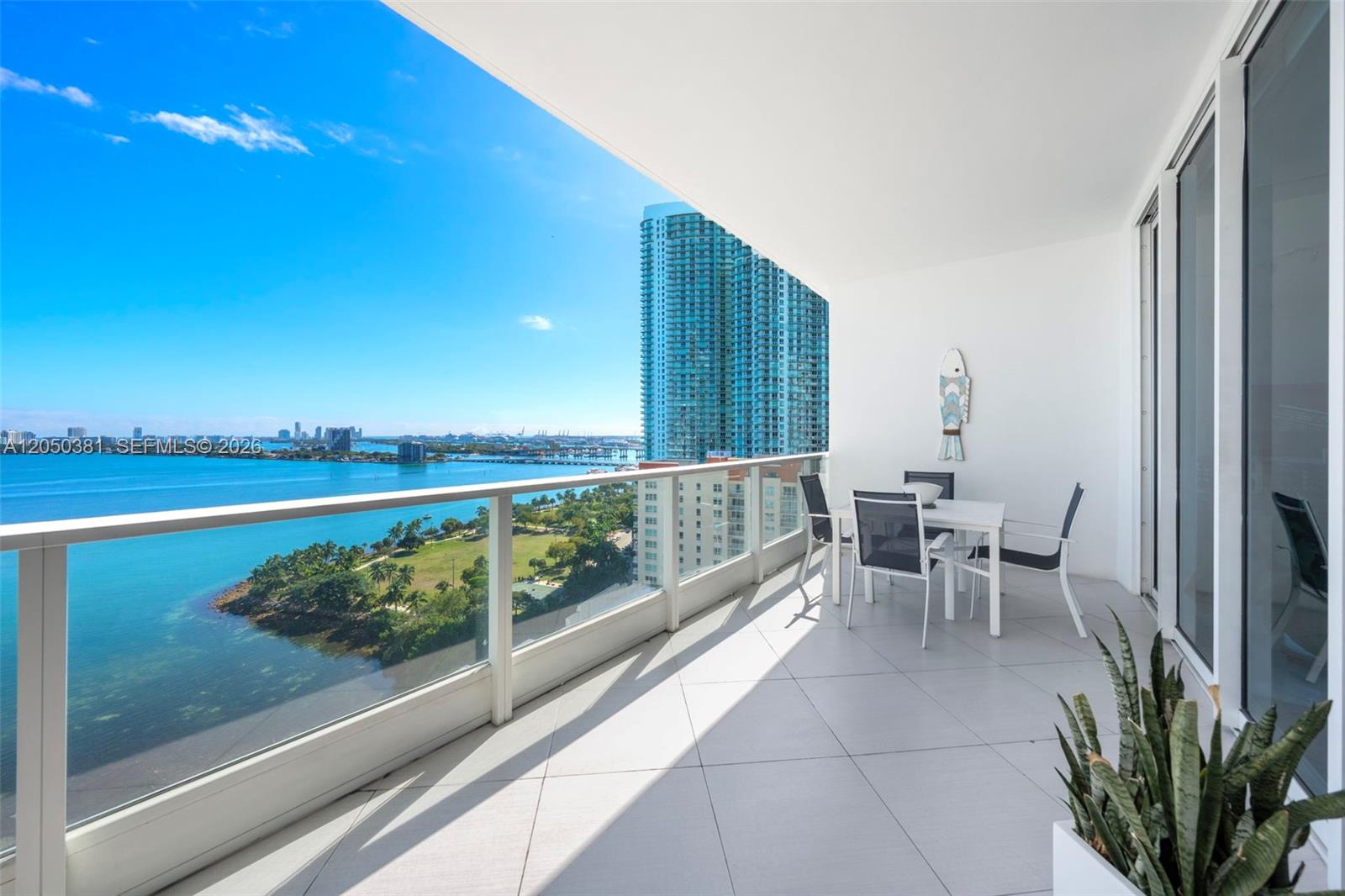 2020 N Bayshore Drive 1908 Property Photo 3