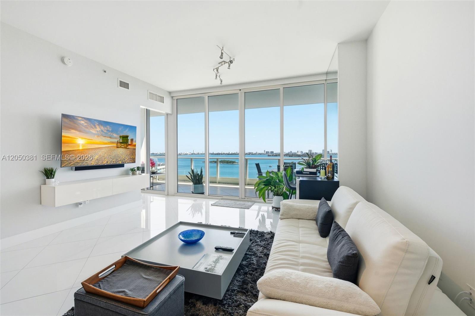 2020 N Bayshore Drive 1908 Property Photo 6