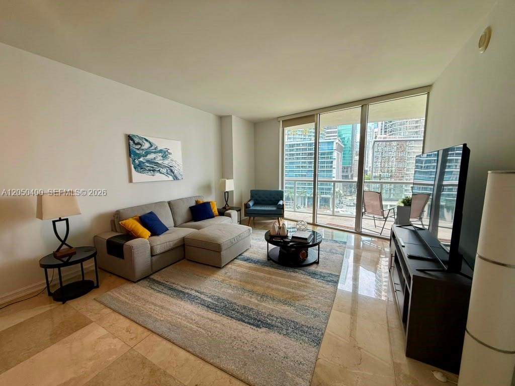 475 Brickell Avenue 1012 Property Photo 5