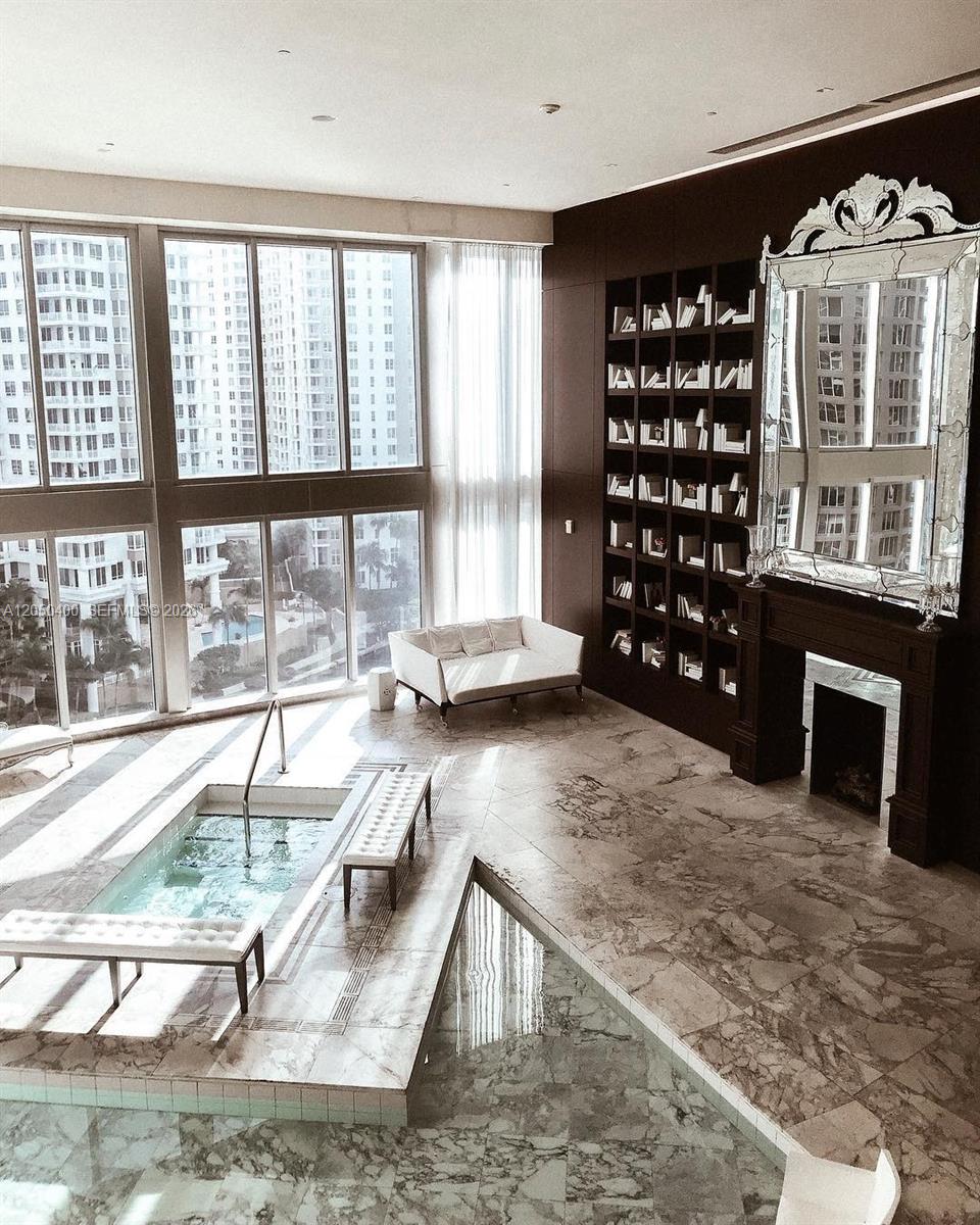 475 Brickell Avenue 1012 Property Photo 24