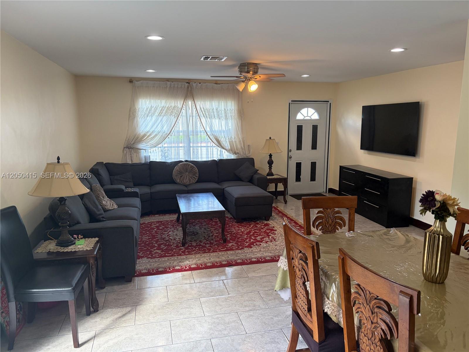 4280 N Dixie Highway Property Photo 11