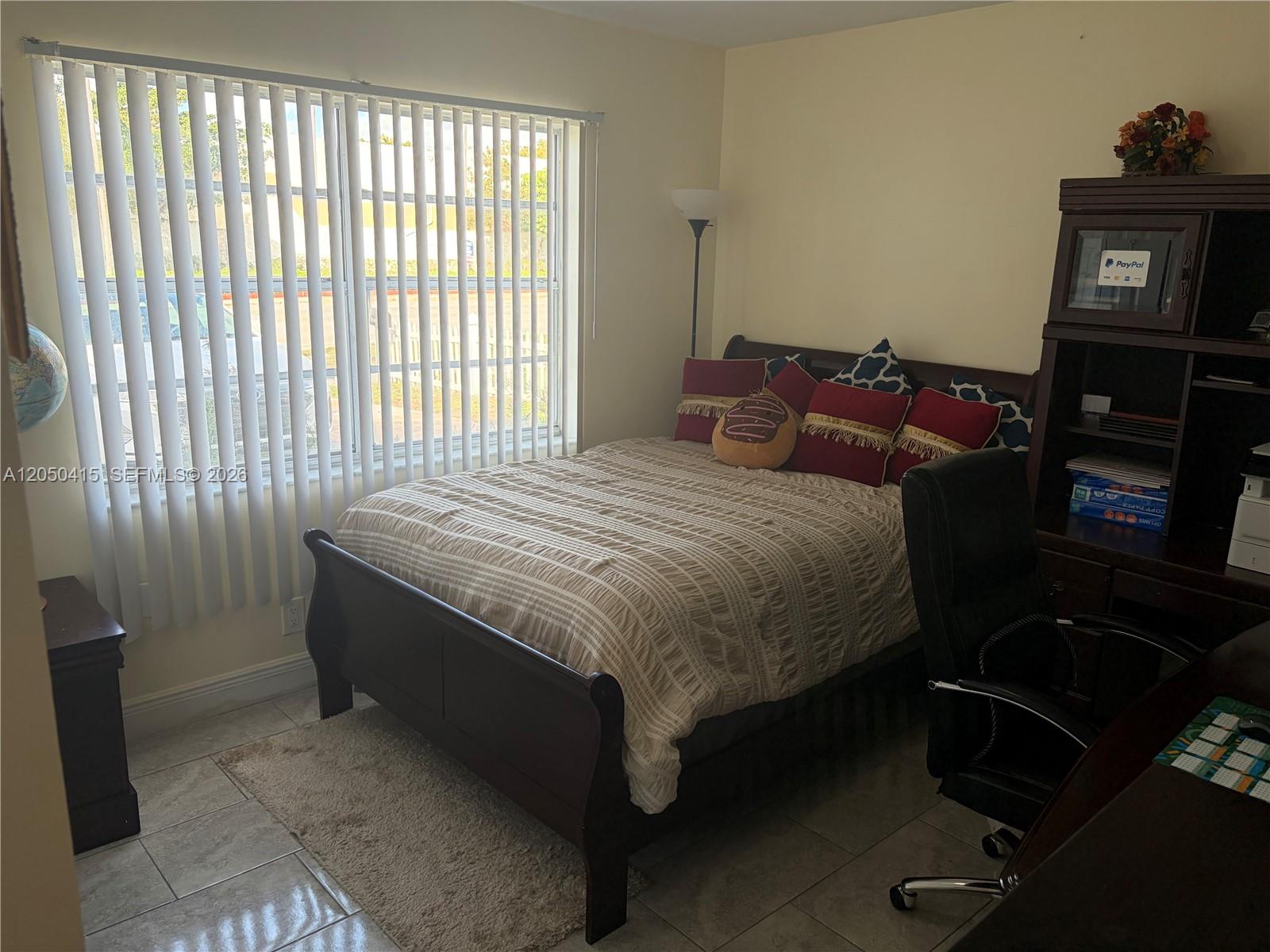 4280 N Dixie Highway Property Photo 12