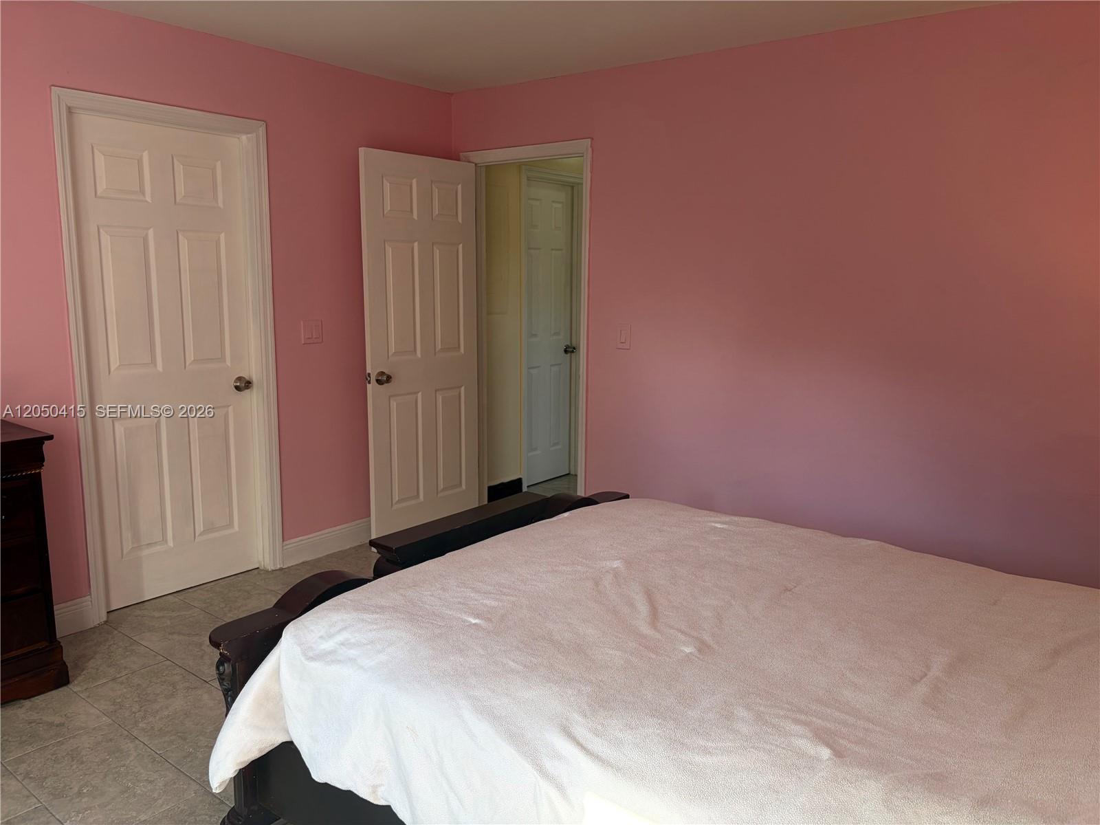 4280 N Dixie Highway Property Photo 21